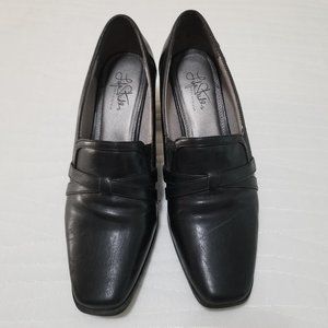 Life Stride Black Pumps